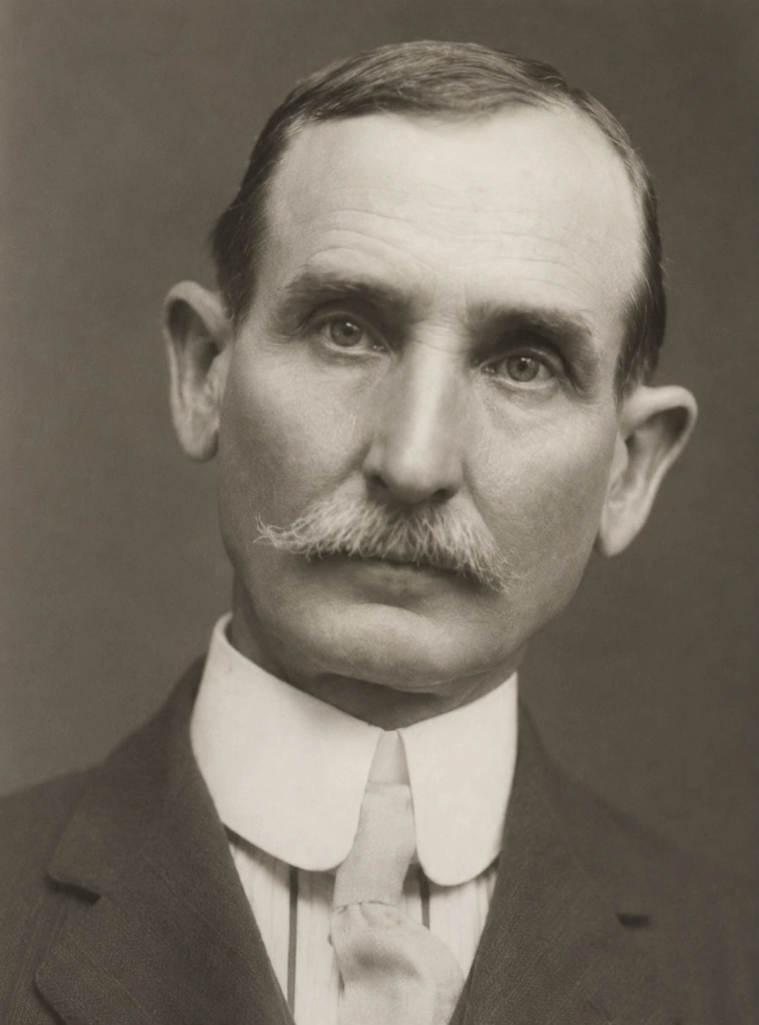 Retrato de Frank Tedman Carl